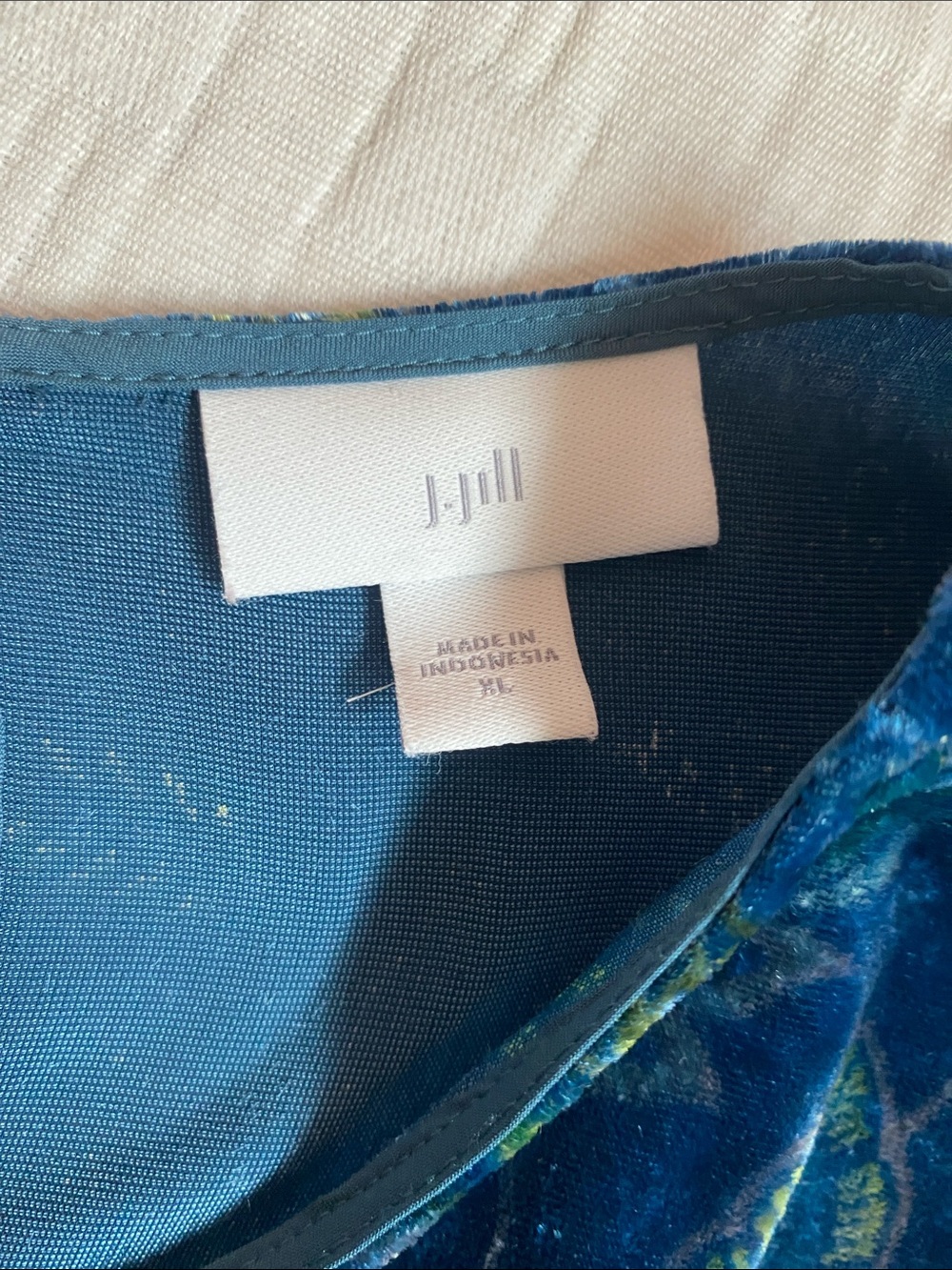 J. Jill Blue Floral Velvet 3/4 Sleeves Top with Green Accents - Picture 9 of 9
